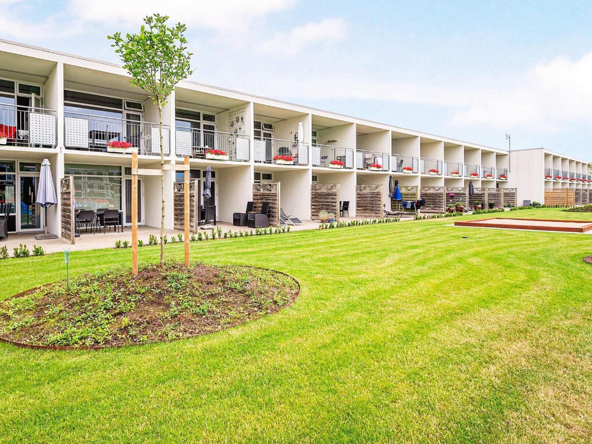 4 Person Holiday Home On A Holiday Park In Glesborg Exterior foto